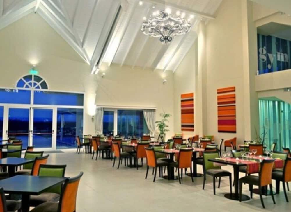 Howard Johnson Hotel Piedras Moras Almafuerte Exterior foto