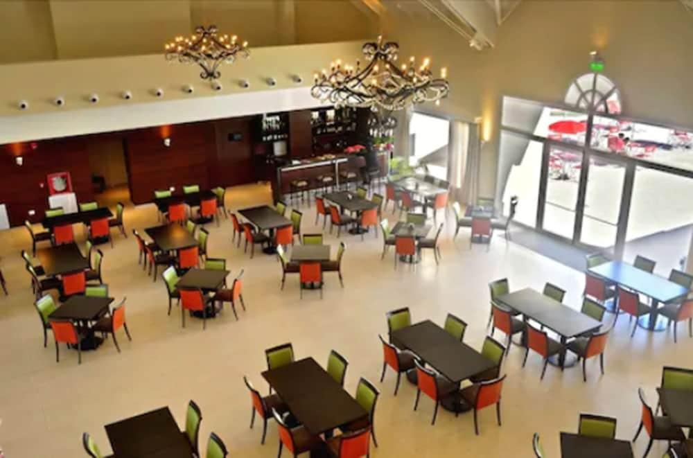 Howard Johnson Hotel Piedras Moras Almafuerte Exterior foto